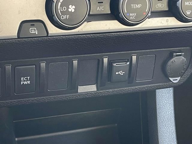 Used 2022 Toyota Tacoma SR w/ SR Convenience Package image 31