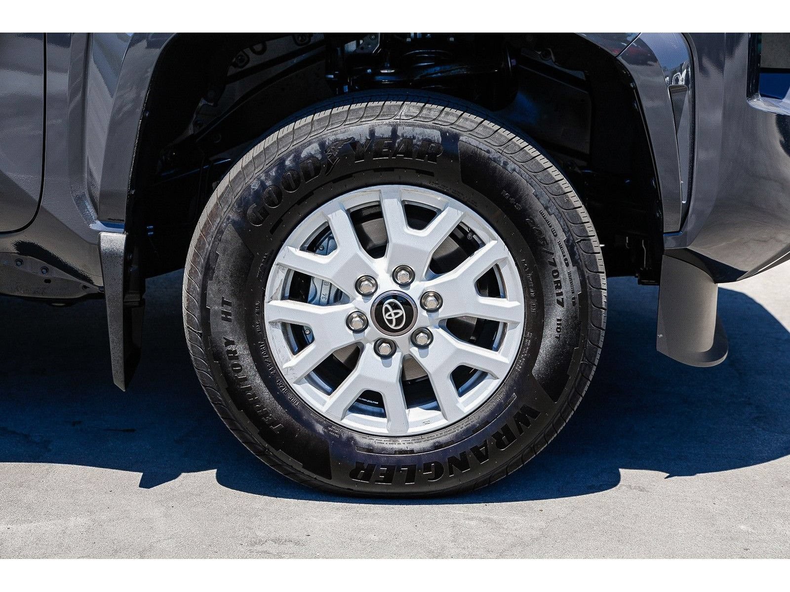Used 2026 Toyota Tacoma SR5 AWD/4WD image 10