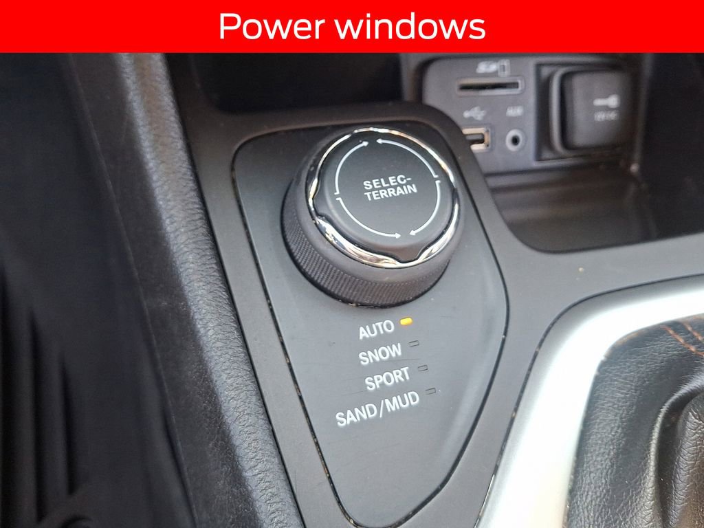 Used 2018 Jeep Cherokee Limited image 23