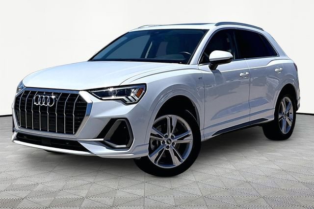 Used 2023 Audi Q3 2.0T Premium w/ Convenience Package AWD/4WD image 1