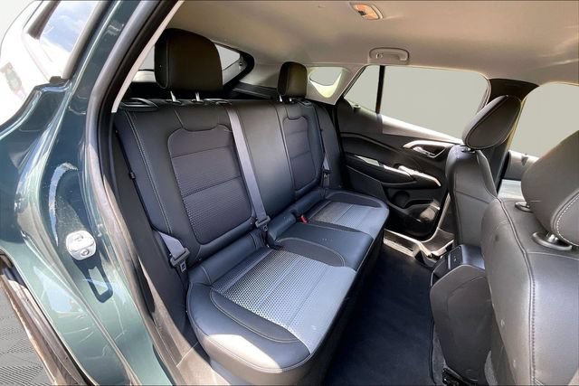 Used 2025 Chevrolet Trax LT FWD image 17