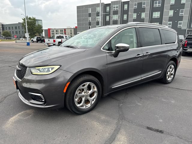 Used 2021 Chrysler Pacifica Limited w/ Premium & Safety Sphere Group AWD/4WD image 1