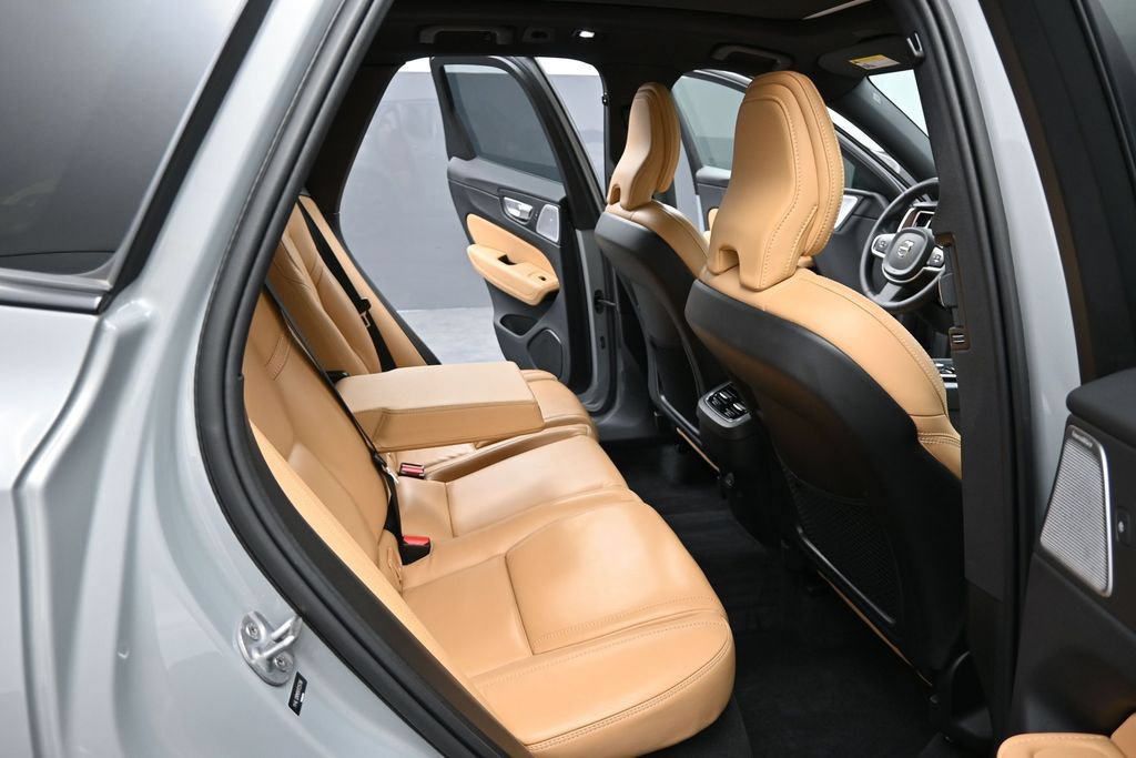 Used 2024 Volvo XC60 B5 Ultimate w/ Protection Package Premier AWD/4WD image 21