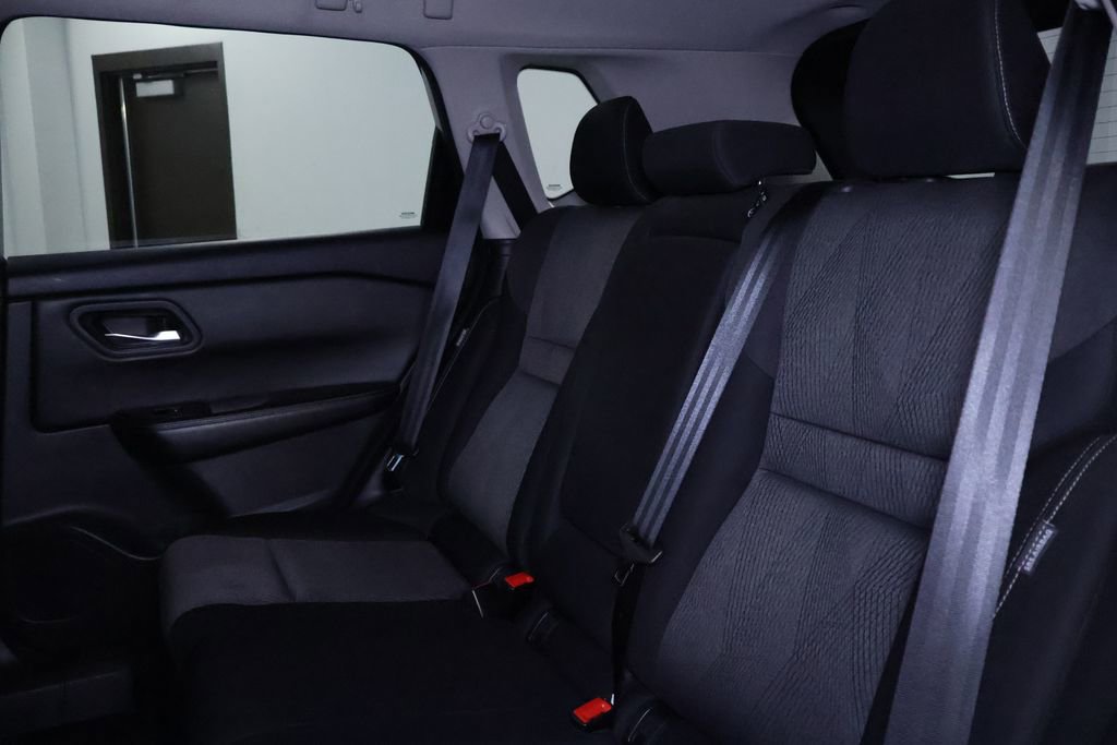 Used 2024 Nissan Rogue SV image 14