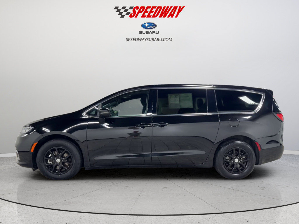 Used 2025 Chrysler Pacifica Select FWD image 10