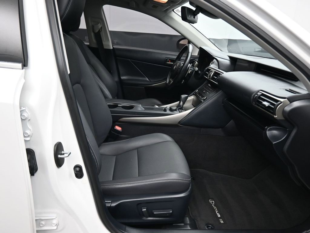 Used 2020 Lexus IS 300 image 39