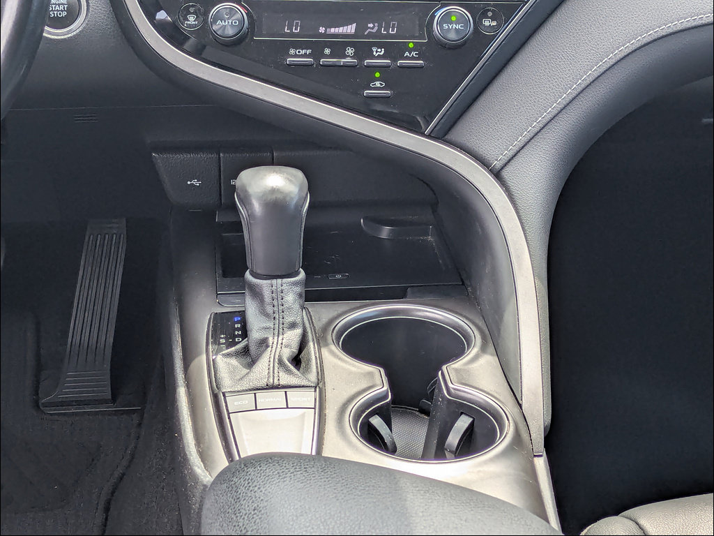 Used 2022 Toyota Camry SE w/ Audio Upgrade Package FWD image 19