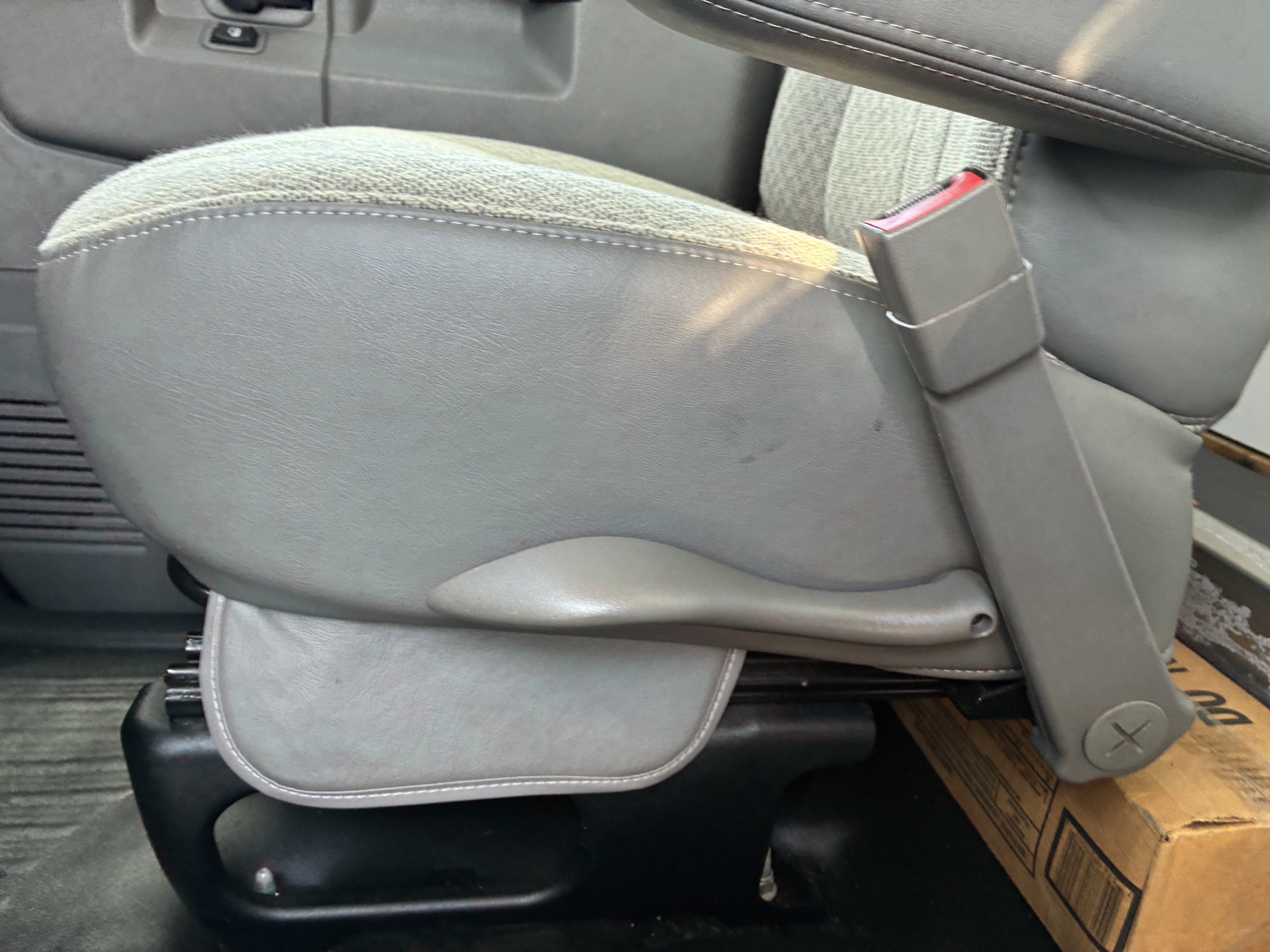 Used 2024 Chevrolet Express 4500 Extended w/ Power Convenience Package RWD image 26