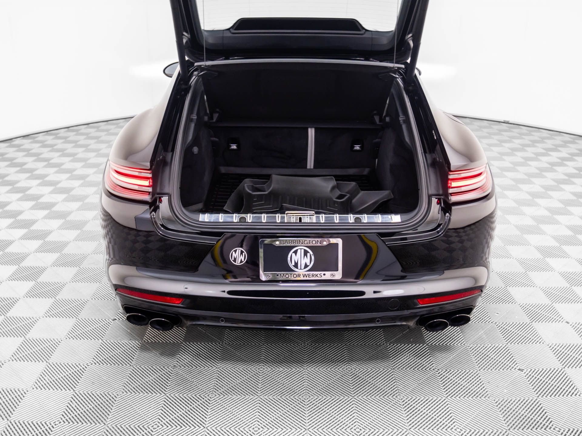 Used 2020 Porsche Panamera GTS image 33