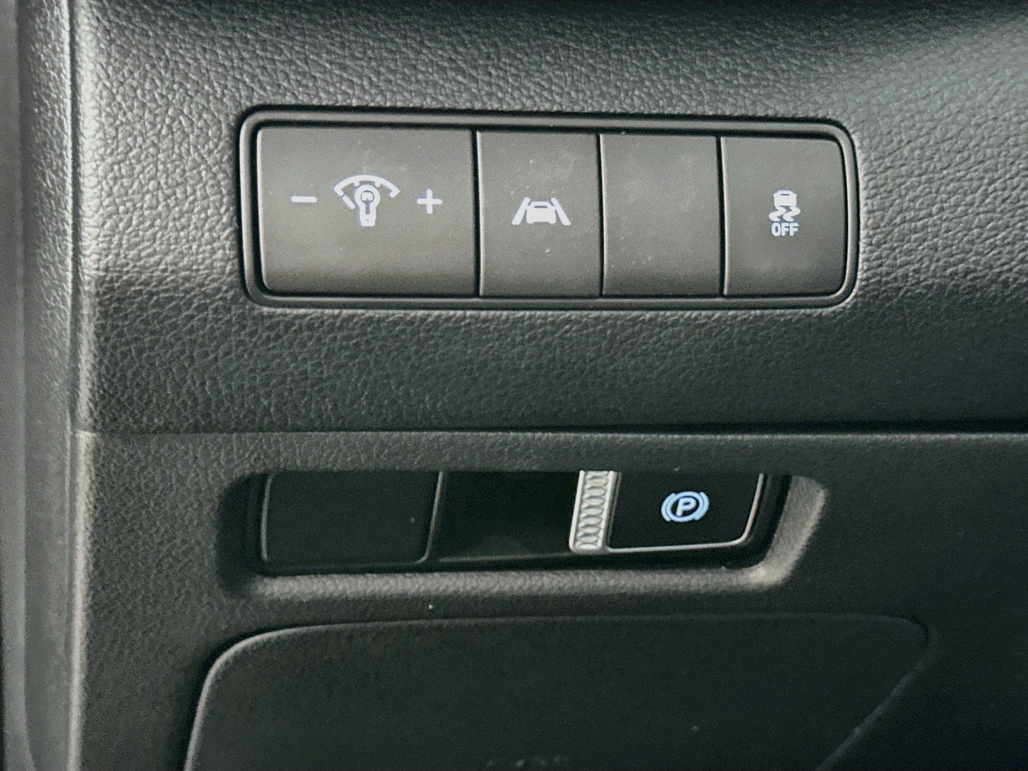 Used 2021 Hyundai Santa Fe SEL FWD image 17