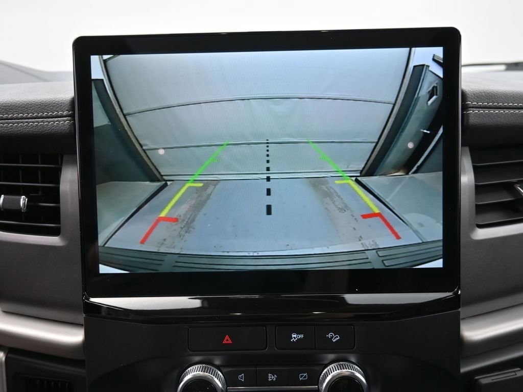 Used 2022 Ford Expedition XLT image 3