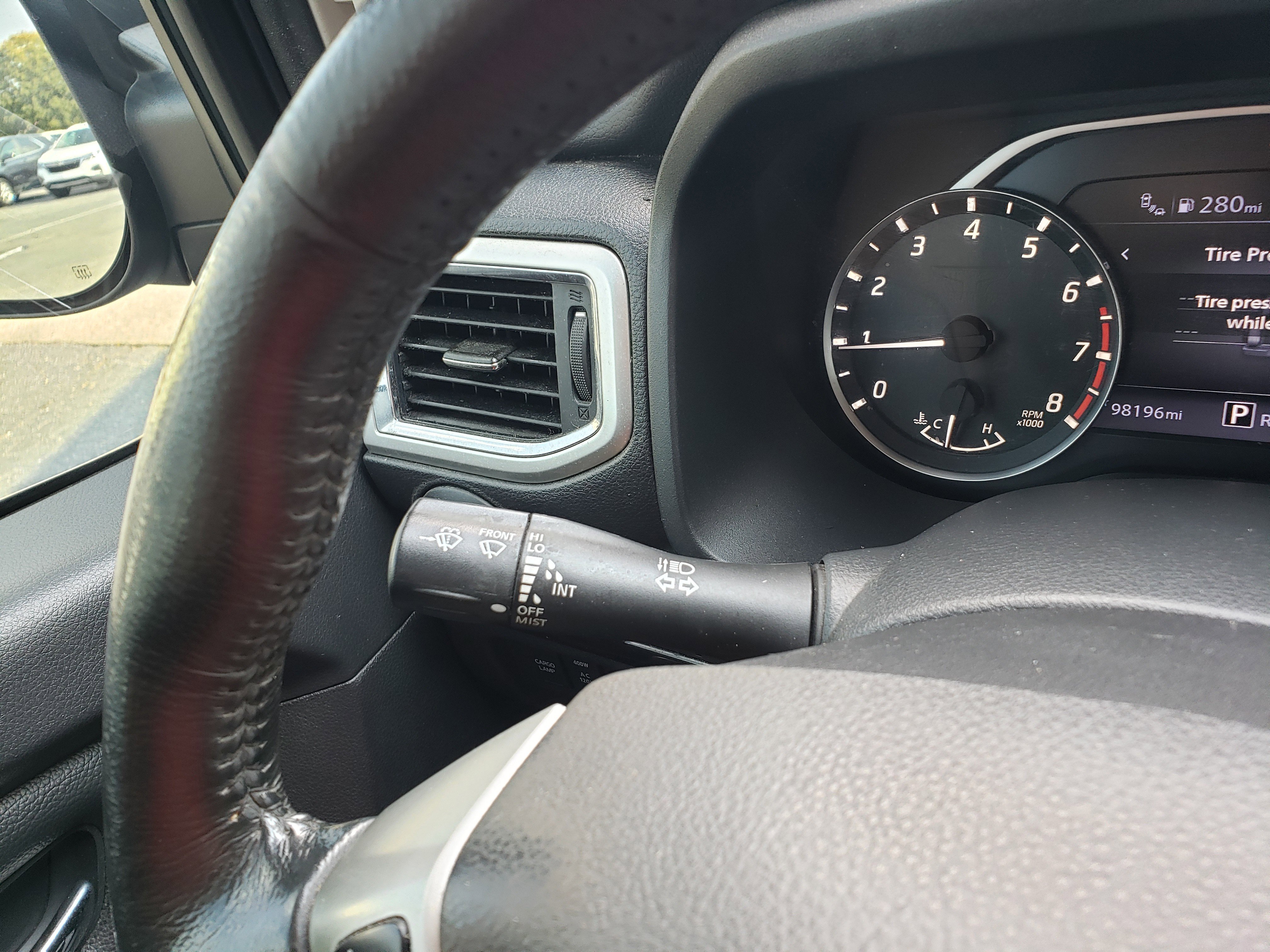 Used 2021 Nissan Titan SV w/ SV Convenience Package image 16