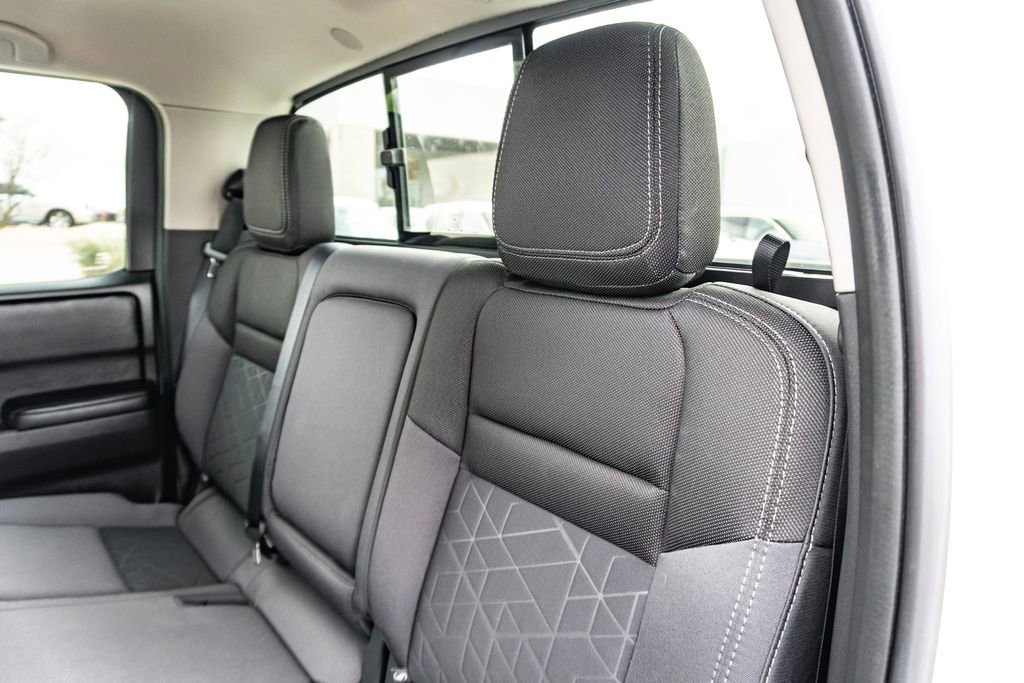 Used 2025 Nissan Frontier SV RWD image 26