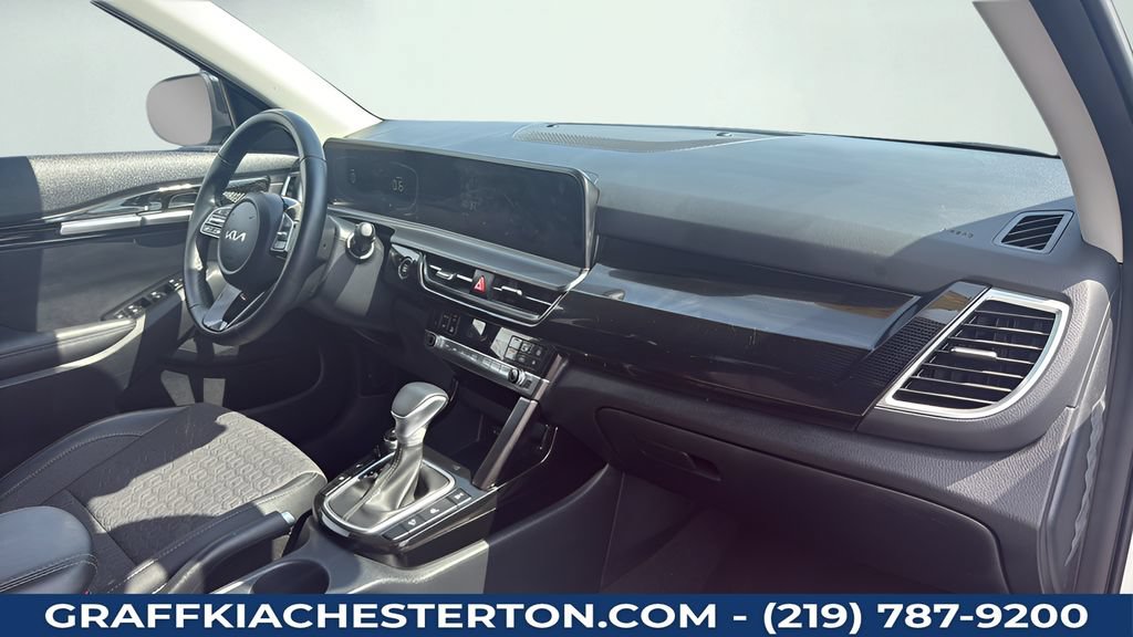 Used 2025 Kia Seltos S AWD/4WD image 40