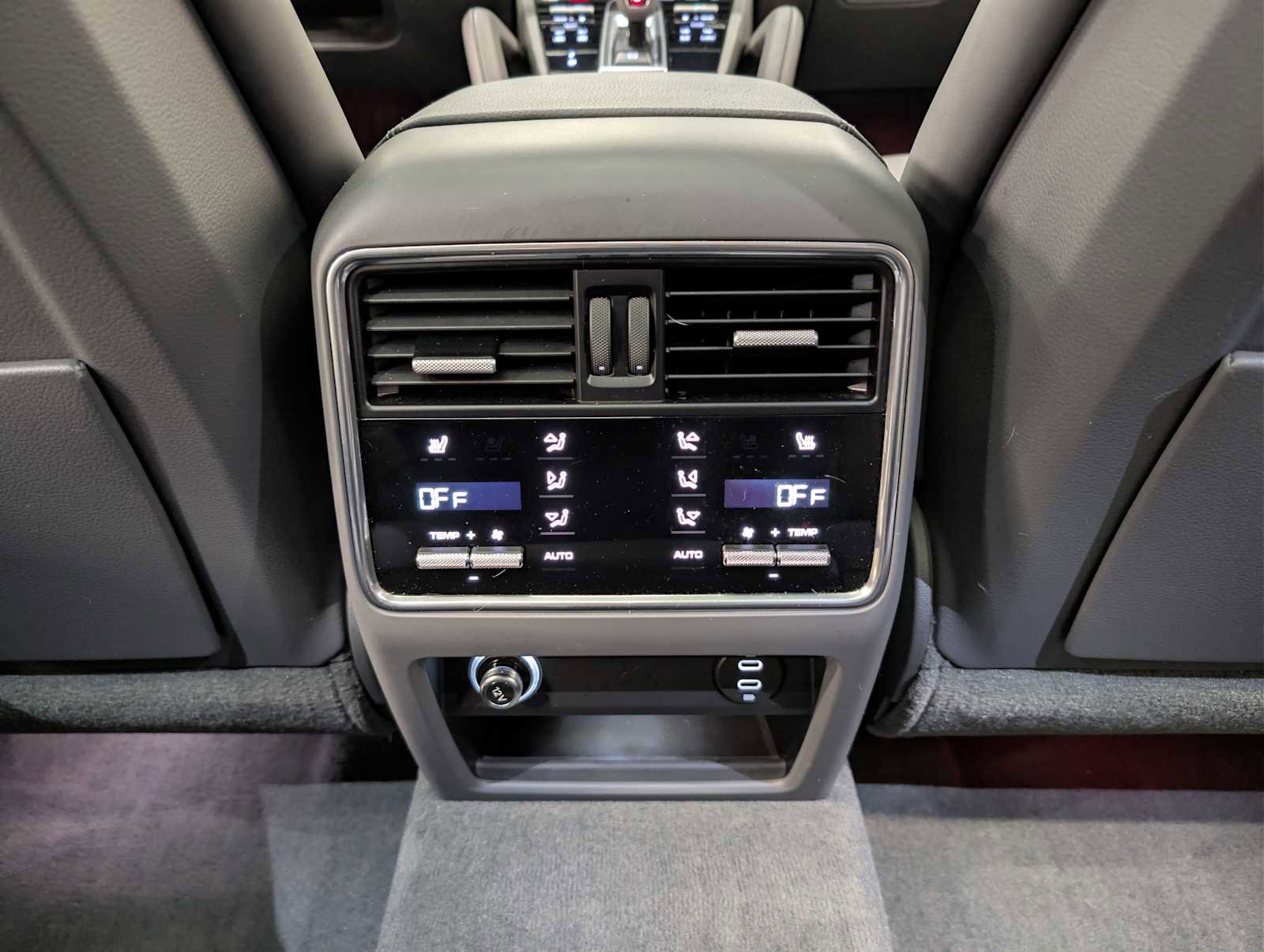 Used 2023 Porsche Cayenne Coupe image 20