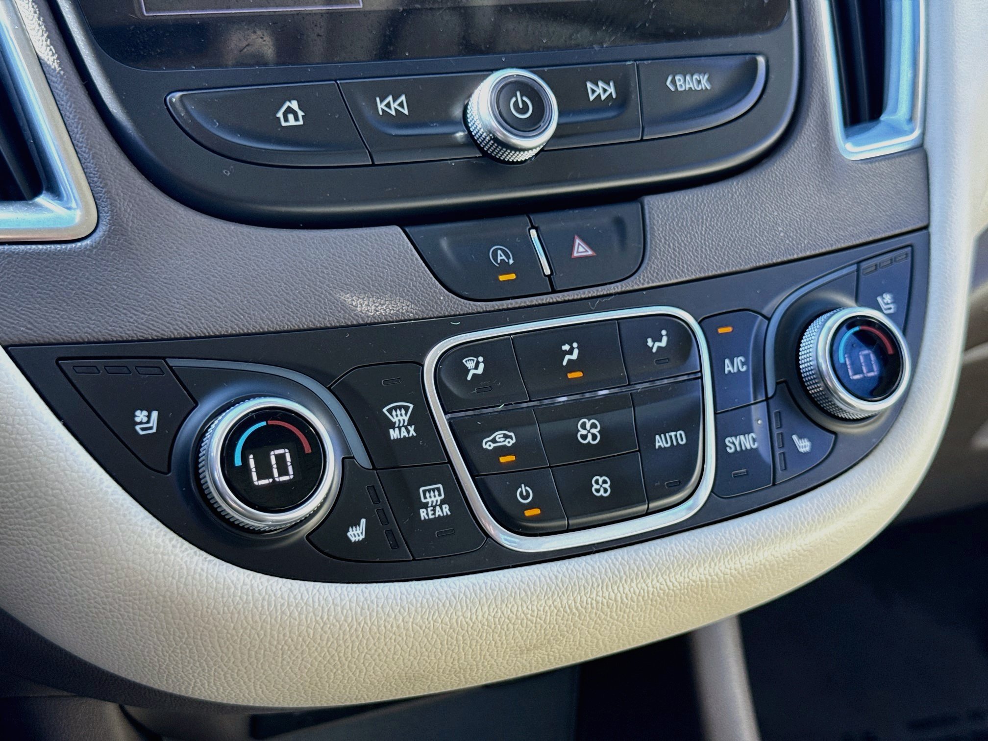 Used 2024 Chevrolet Malibu LT FWD image 16