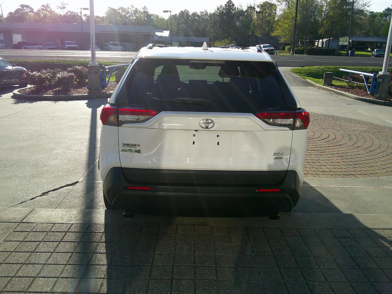 Used 2022 Toyota RAV4 XLE image 3