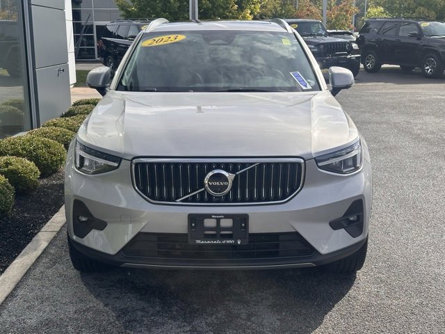 Used 2023 Volvo XC40 B5 Plus w/ Driver Assist Package image 2