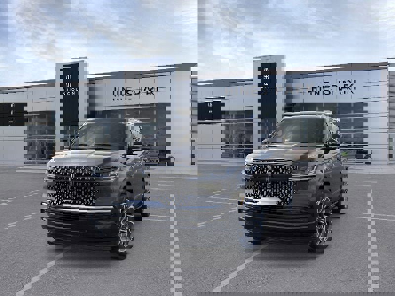 New 2025 Lincoln Navigator Reserve image 2