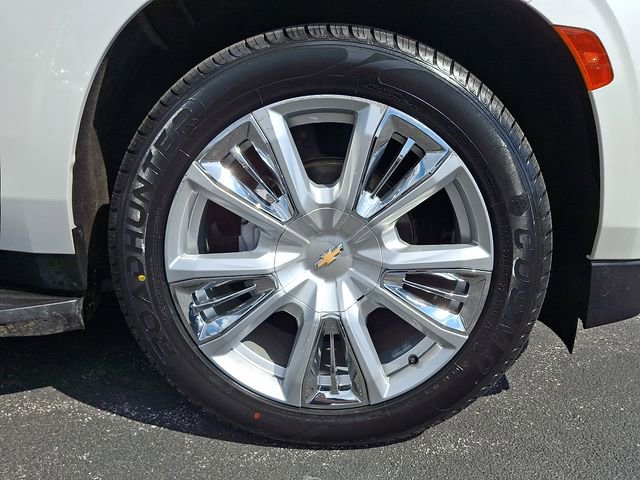 Used 2022 Chevrolet Suburban High Country w/ Max Trailering Package AWD/4WD image 8