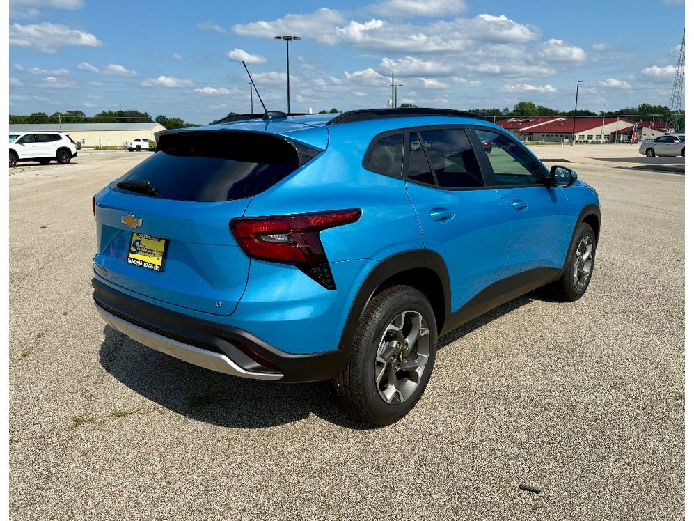 New 2025 Chevrolet Trax LT w/ Sunroof Package image 7
