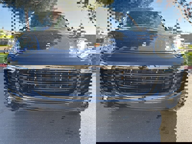 Used 2017 Porsche Cayenne S image 5