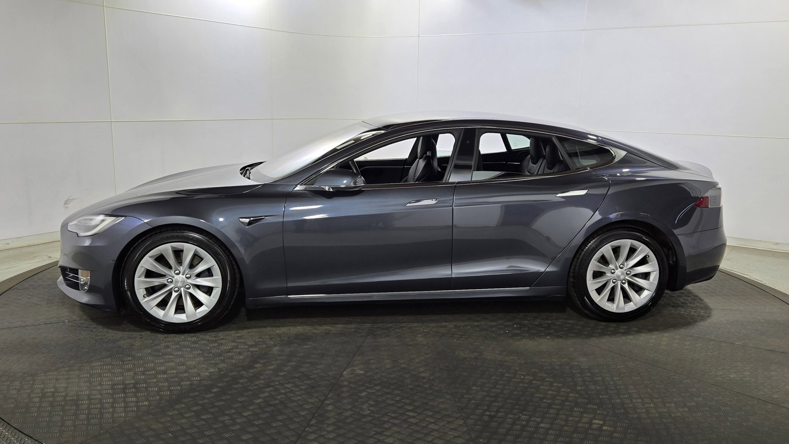 Used 2017 Tesla Model S 75D image 4