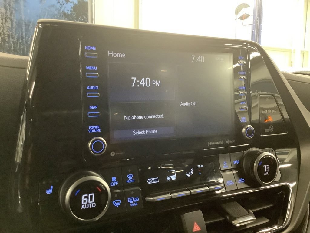 Used 2022 Toyota Highlander XLE AWD/4WD image 10