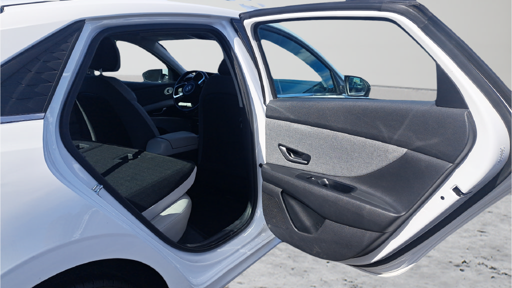 Used 2024 Hyundai Elantra Limited FWD image 25