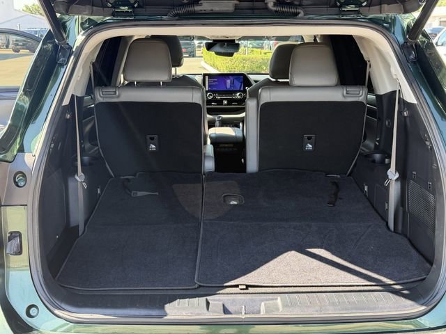 Used 2023 Toyota Highlander Limited FWD image 25