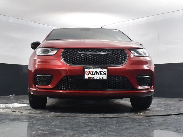 New 2026 Chrysler Pacifica Select AWD/4WD image 46