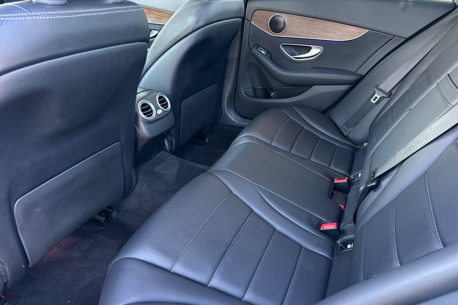 Used 2019 Mercedes-Benz C 300 4MATIC Sedan image 12