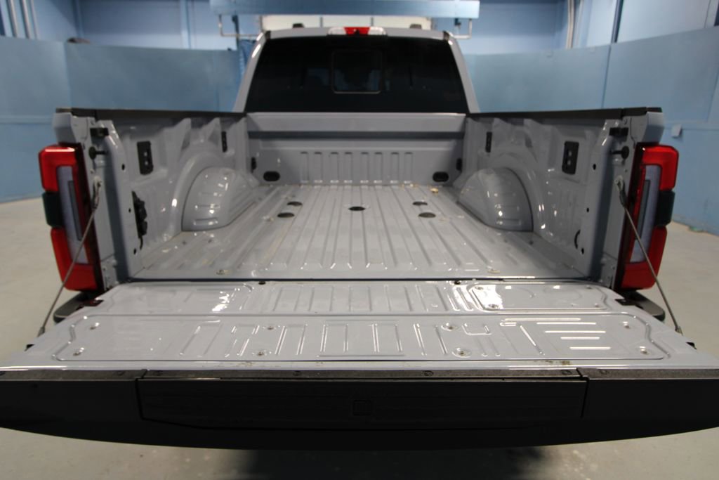 Used 2025 Ford F350 Platinum image 40