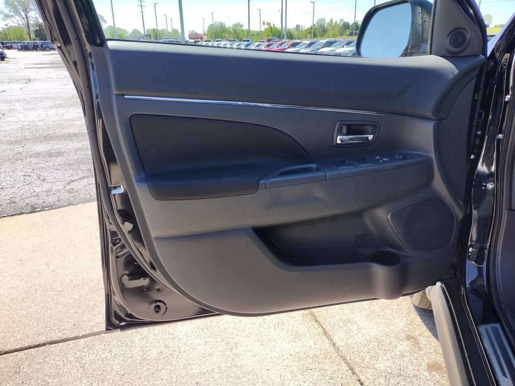 New 2026 Mitsubishi Outlander Sport LE AWD/4WD image 25