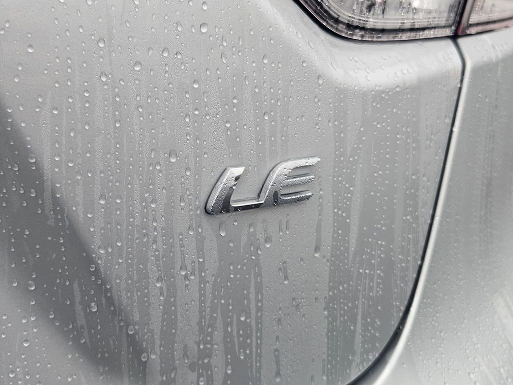 Used 2025 Toyota Corolla LE image 31