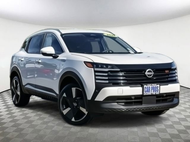 Used 2025 Nissan Kicks SR image 3