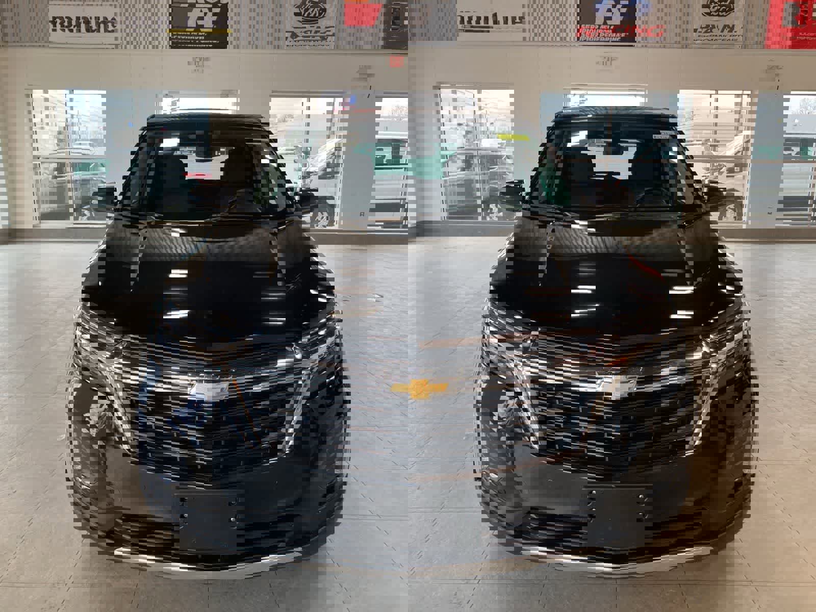 Used 2024 Chevrolet Equinox LT image 2