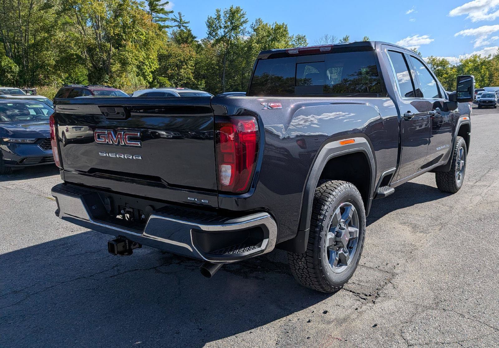 New 2026 GMC Sierra 2500 SLE w/ SLE Value Package; AWD/4WD image 7