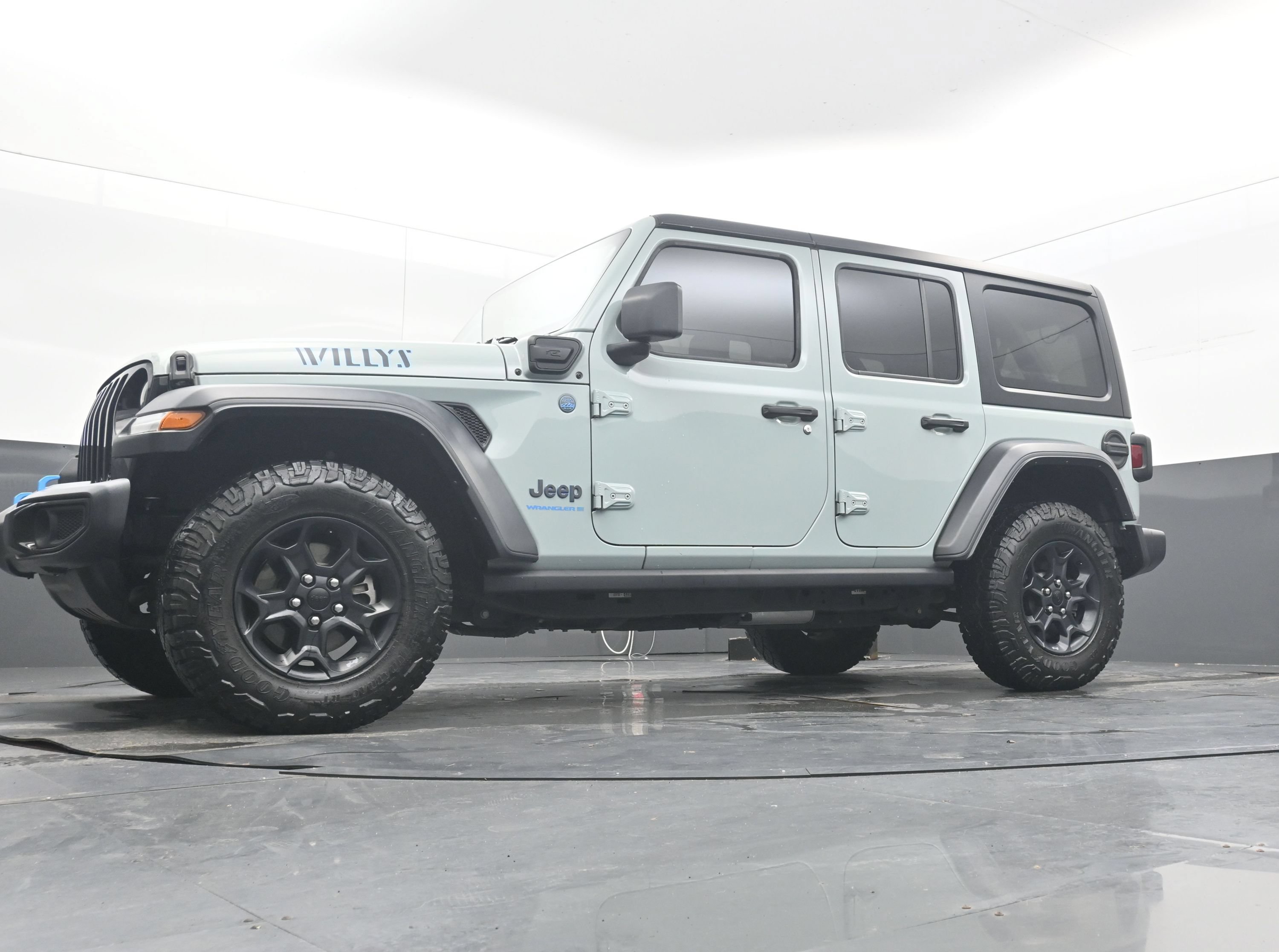Used 2023 Jeep Wrangler Unlimited w/ 8.4" Radio Group AWD/4WD image 27