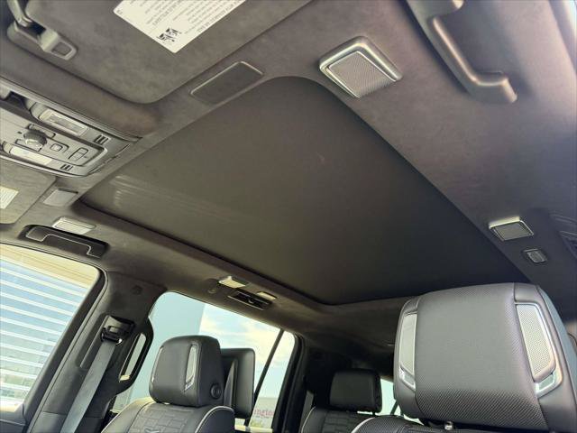 Used 2024 Cadillac Escalade ESV Premium Luxury Platinum AWD/4WD image 23