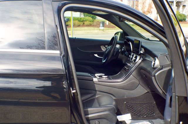 Used 2017 Mercedes-Benz GLC 300 4MATIC image 36