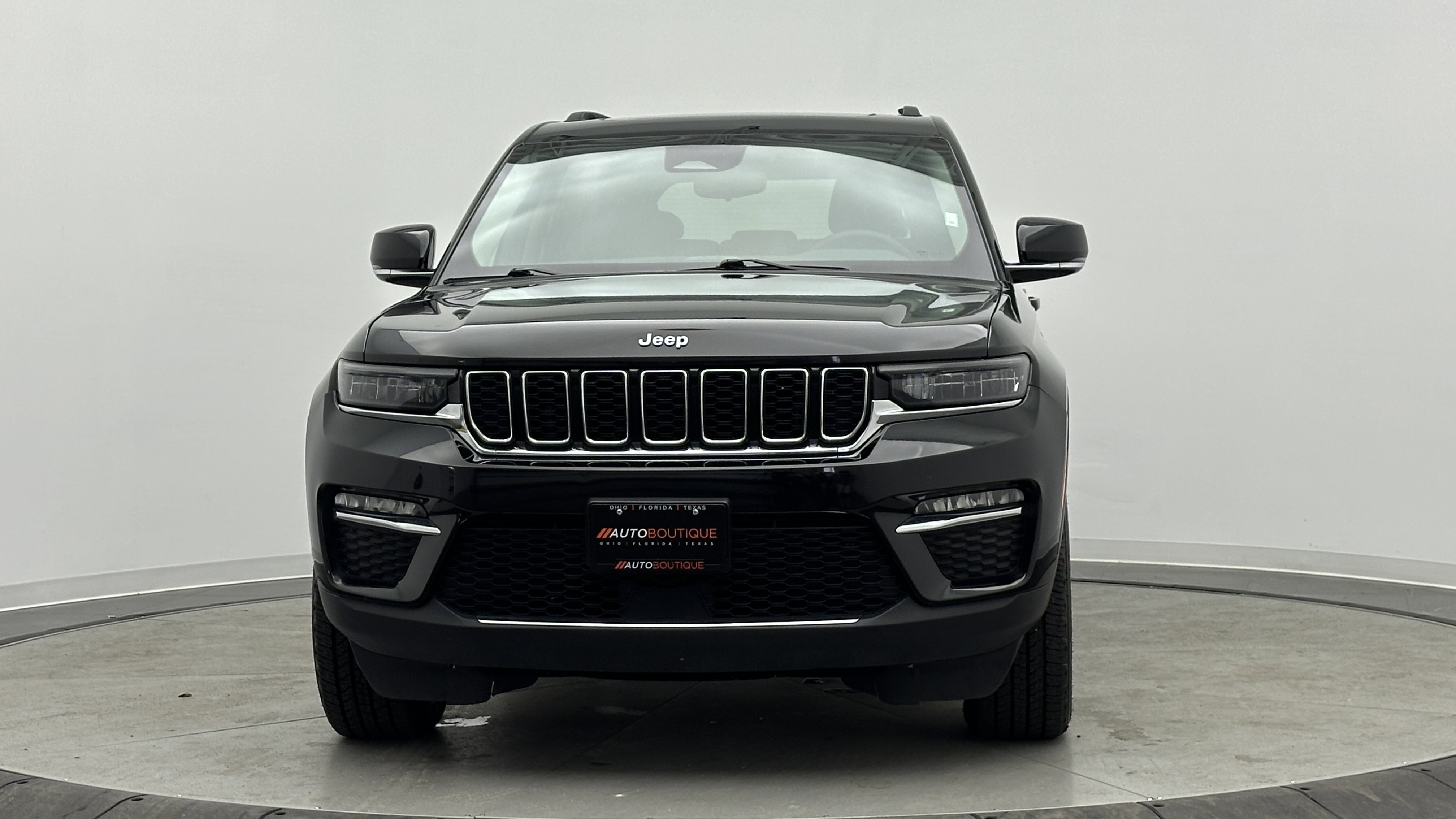 Used 2024 Jeep Grand Cherokee Limited 4xe image 2
