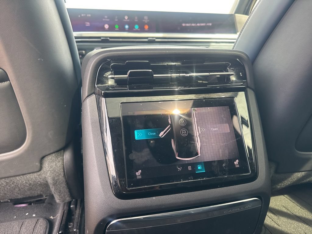 Used 2025 Cadillac Escalade IQ Luxury 2 w/ LPO, Premium Carpet Package AWD/4WD image 16