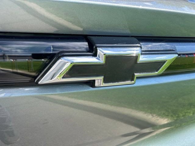 Used 2025 Chevrolet Equinox EV RS FWD image 56