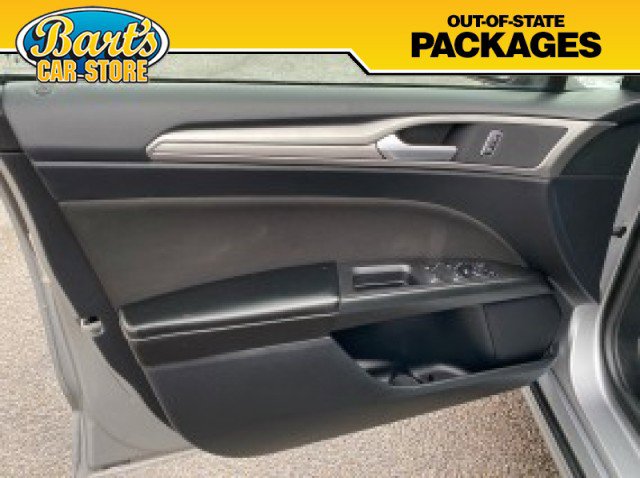 Used 2020 Ford Fusion SE image 21