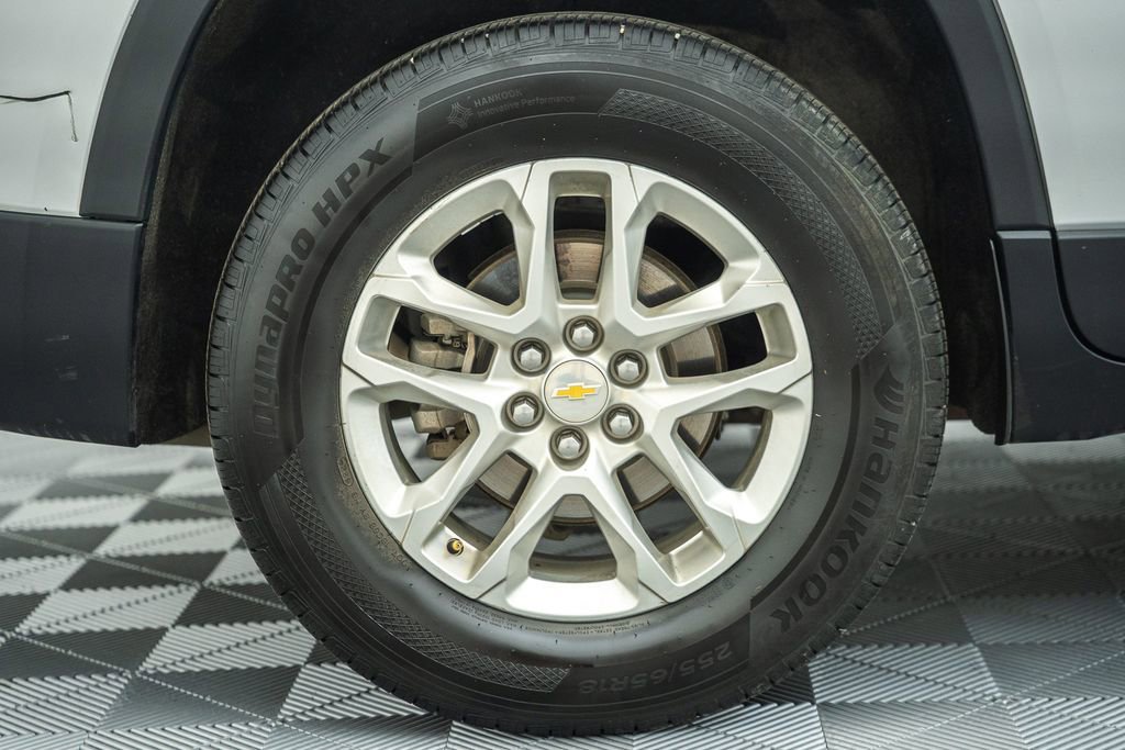 Used 2020 Chevrolet Traverse LT w/ Driver Confidence II Package AWD/4WD image 22