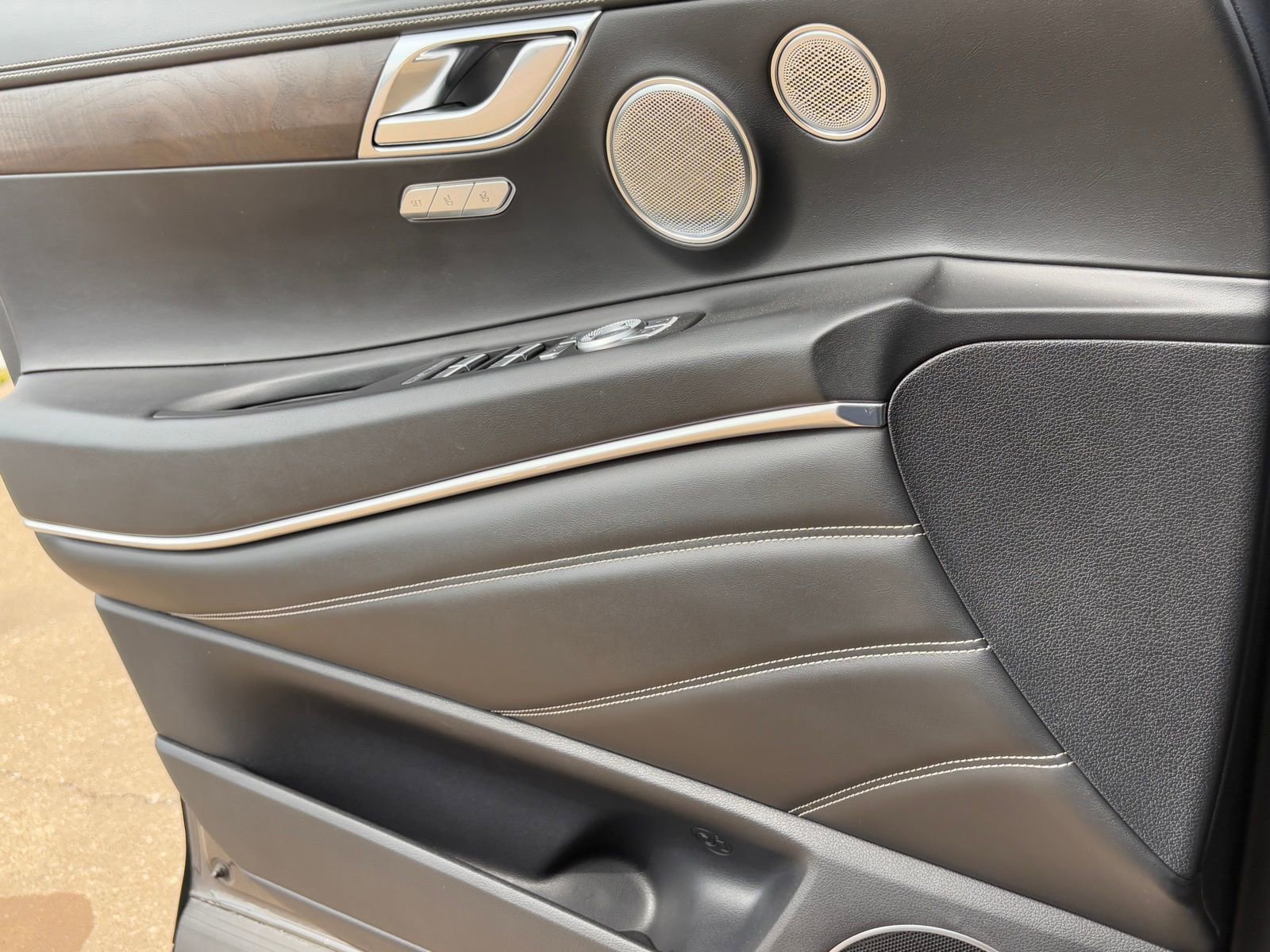 Used 2023 Genesis GV80 2.5T w/ Prestige 20" Package image 38