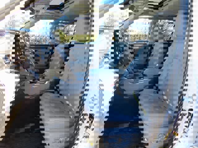 Used 2024 Toyota Highlander Limited image 13