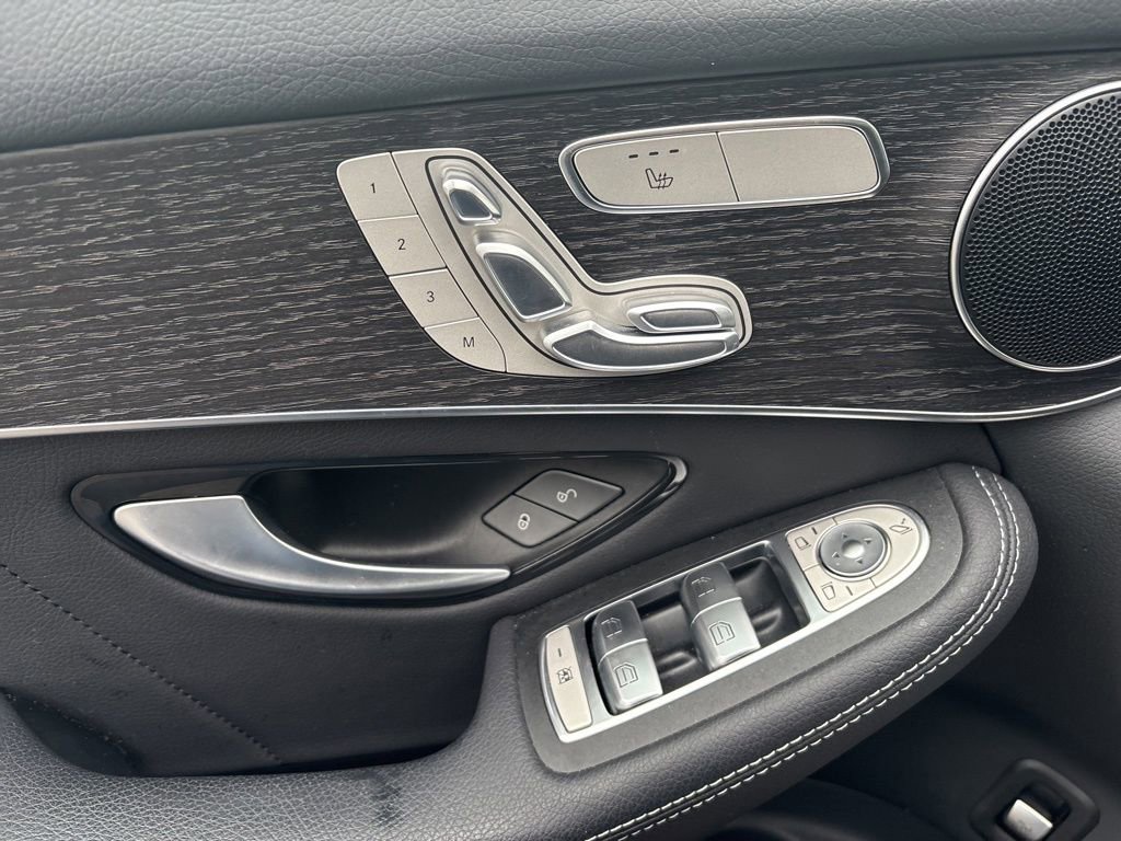 Used 2022 Mercedes-Benz GLC 300 4MATIC image 17