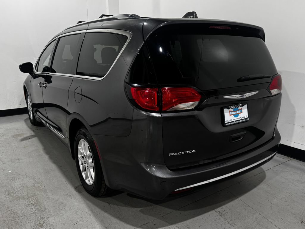 Used 2020 Chrysler Pacifica Touring-L FWD image 35